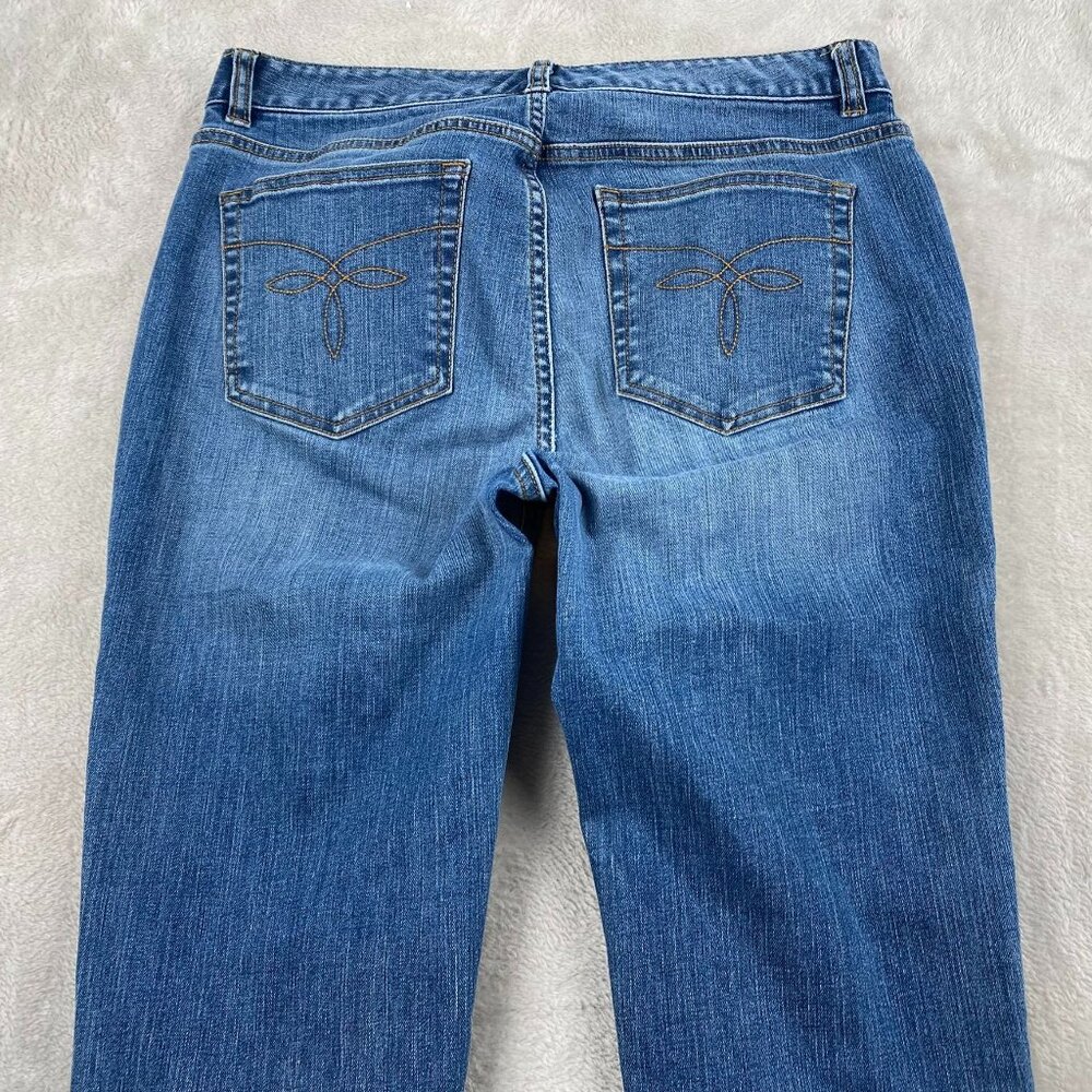 Chaps Womens Capri Jeans Size 8 Blue Denim Classic Fit Cotton Blend Straight Leg - Picture 14 of 15